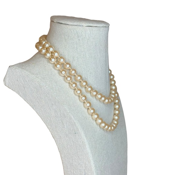 Monet Vintage Light Champagne Pink Faux Pearl Necklace - Picture 2 of 6